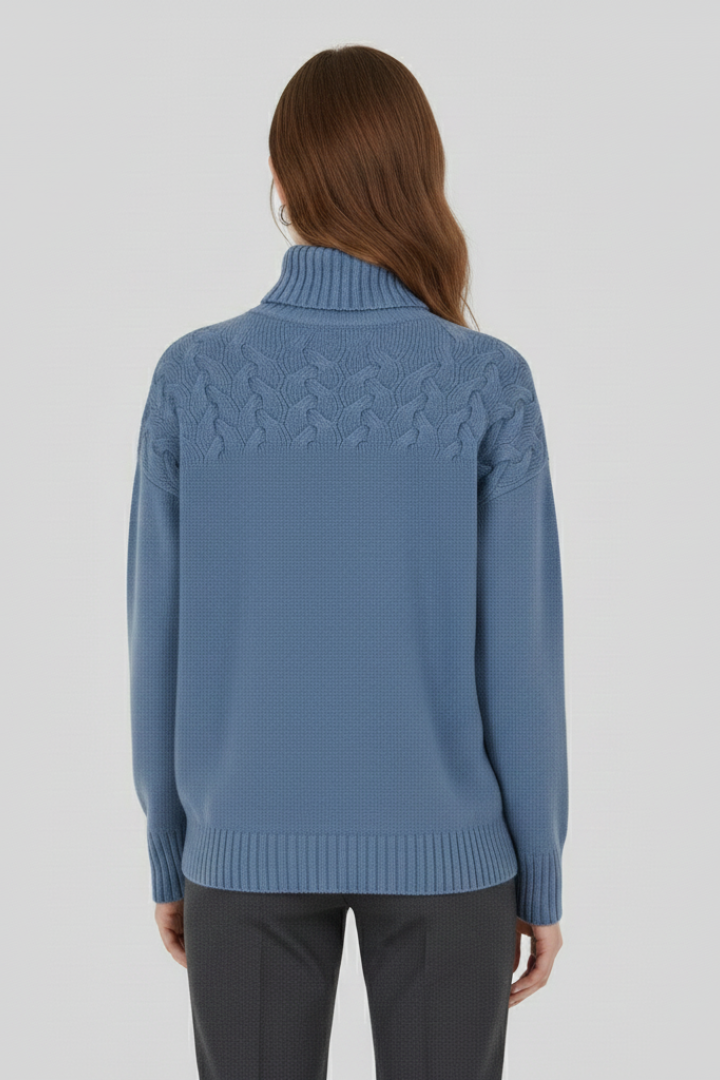 Turtleneck cable knit – neckline closeup