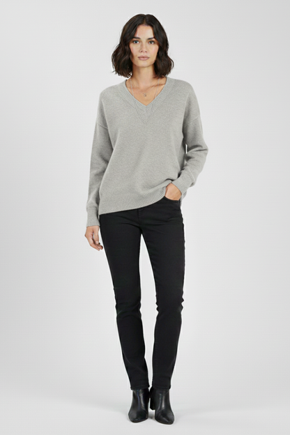 Women's v-neck pullover – casual styling