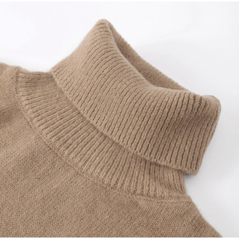 Women's fitted turtleneck knit – full view