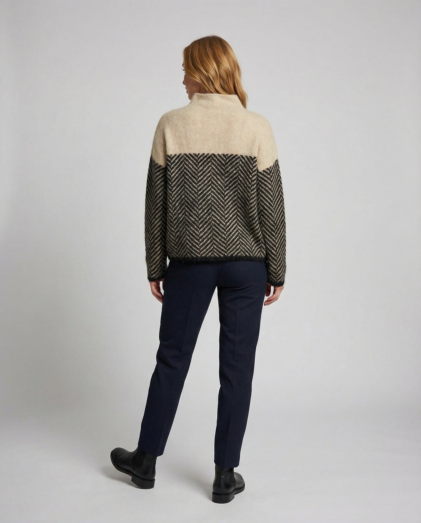 Women's elegant knit sweater – side view