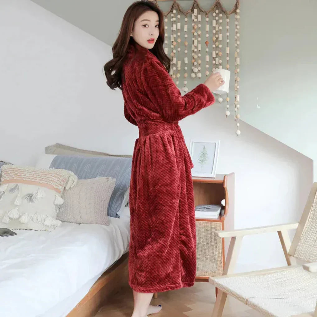 Women's Plush Hooded Robe – Cozy Fleece Bathrobe
